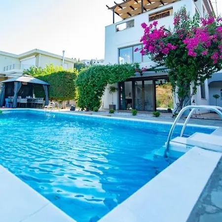 Muses Chalkida με πισίνα Willa Karababás