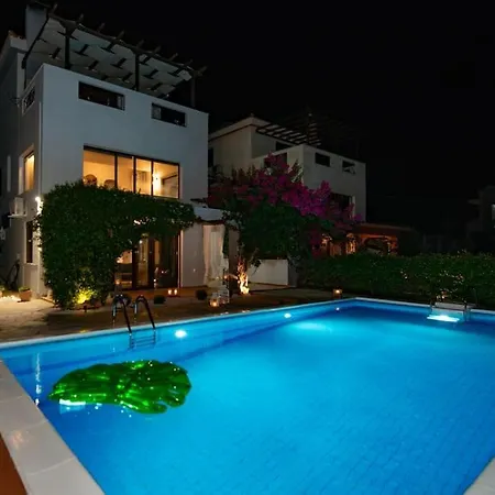 Willa Muses Chalkida με πισίνα Karababás