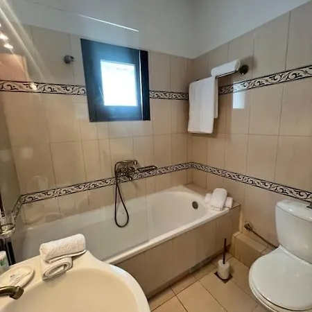 Muses Chalkida με πισίνα * Karababás