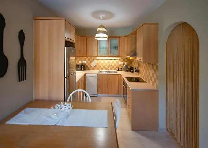 Βίλα Muses Chalkida με πισίνα